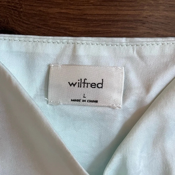 Aritzia Mint Green Ruched Crop Top Women's size Large - Picture 3 of 6